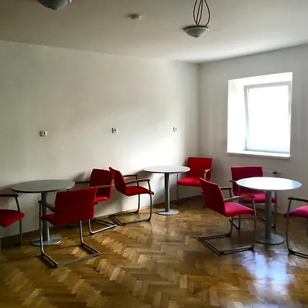 Ubytovna Kaplice بيت شباب *